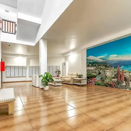 Modern In Parque Royal I, Playa Fanabe Apartament